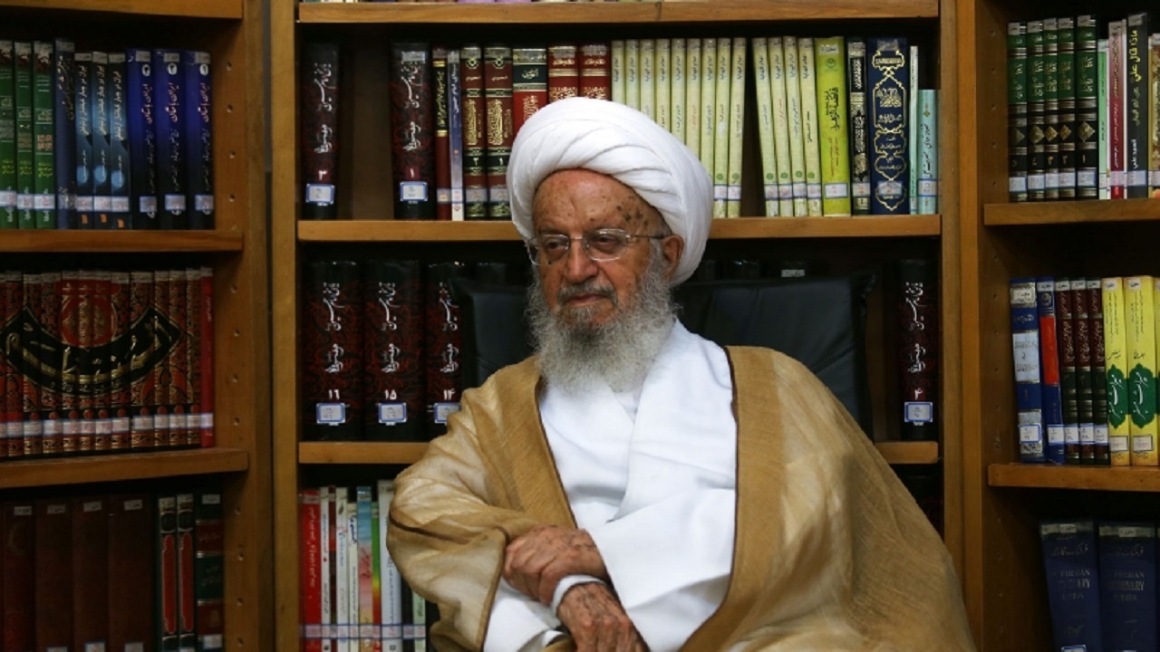 طلاب خواهر را با ۲ اسلحه زبان و قلم مجهز کنید