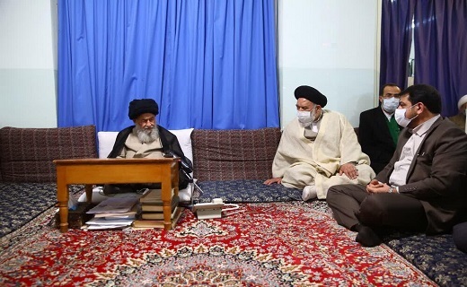 آیت الله علوی گرگانی یک اصله نهال زیتون کاشت+تصاویر