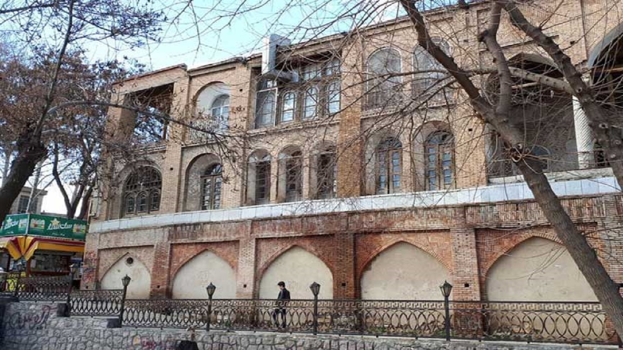 مرمت بنا‌ی تاریخی عمارت وکیل سنندج