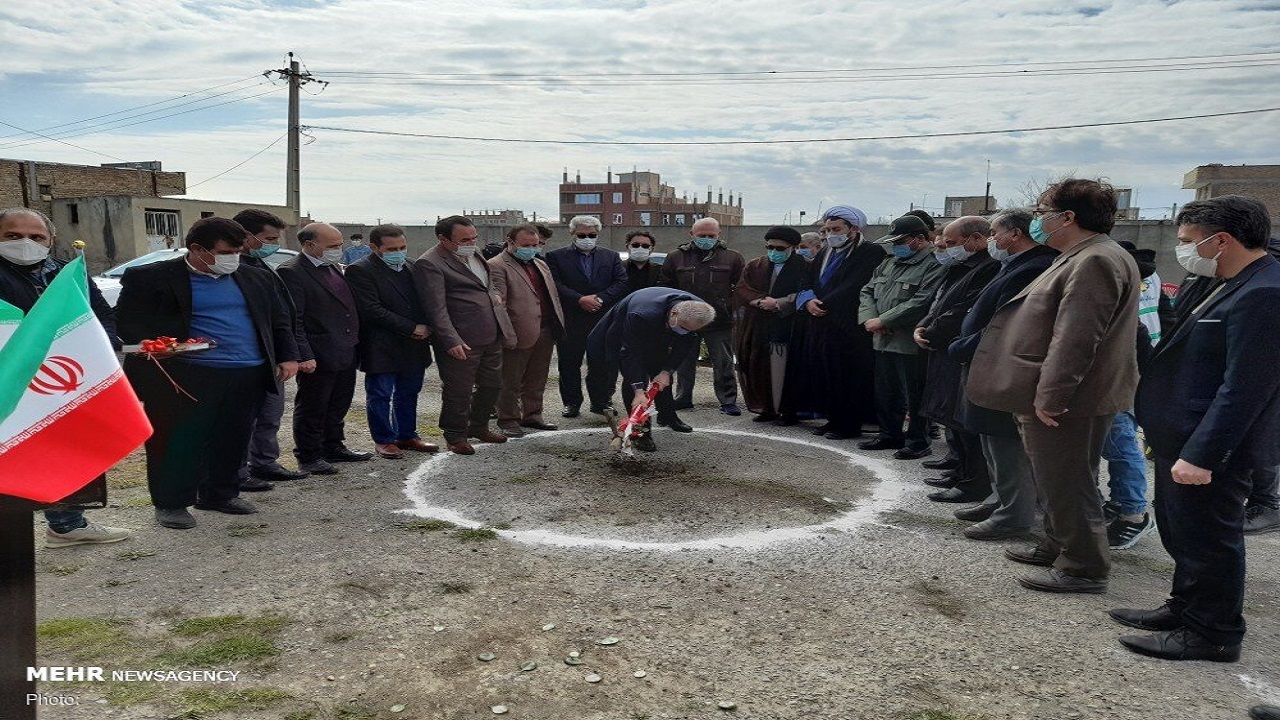 کلنگ زنی یکصد و سی و هفتمین مدرسه استثنایی کشور در پارس‌آباد