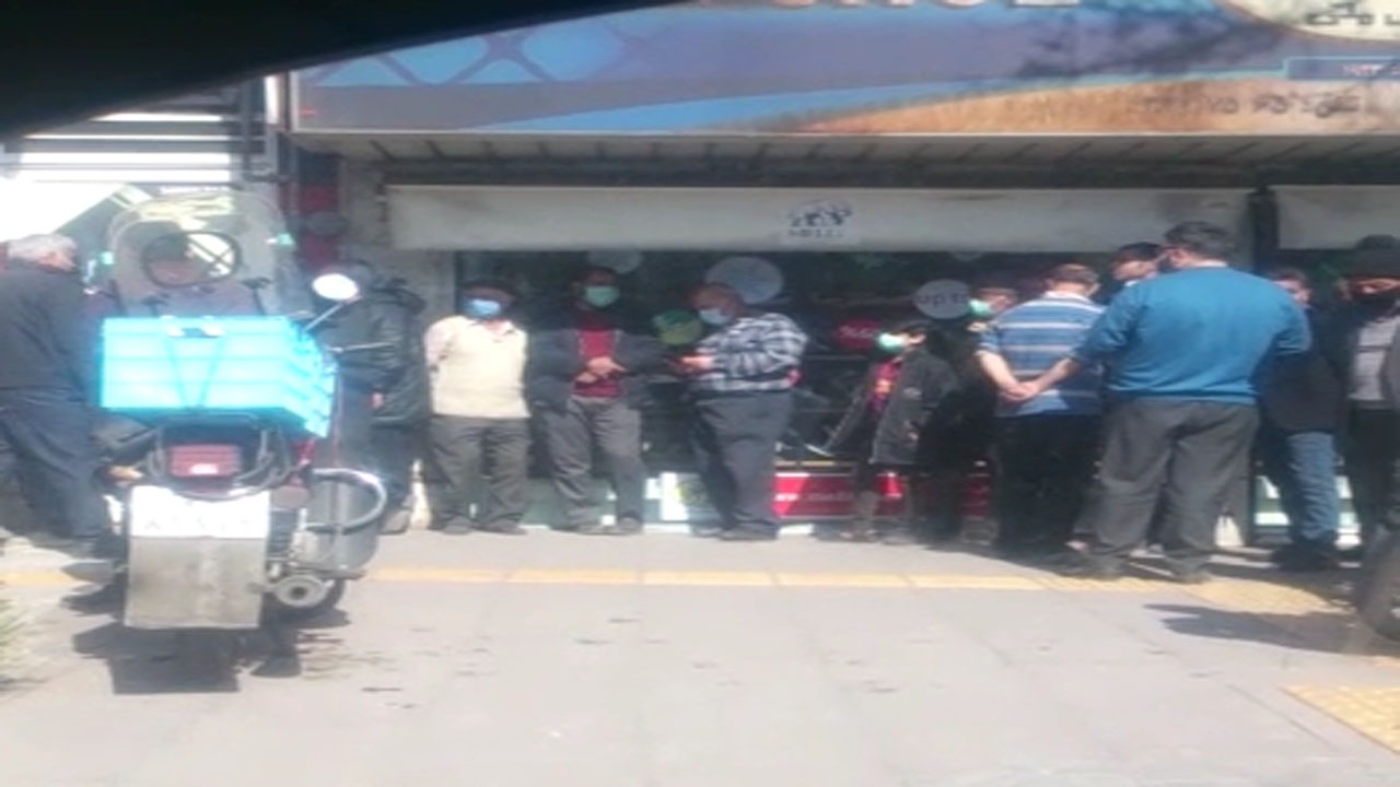 کمبود روغن خوراکی  و ازدحام جمعیت در مشهد + فیلم