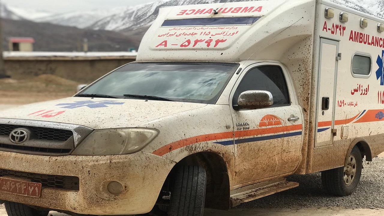 عملیاتی ۱۰ ساعته برای نجات جان آقای ۴۰ ساله در روستای دهدلی