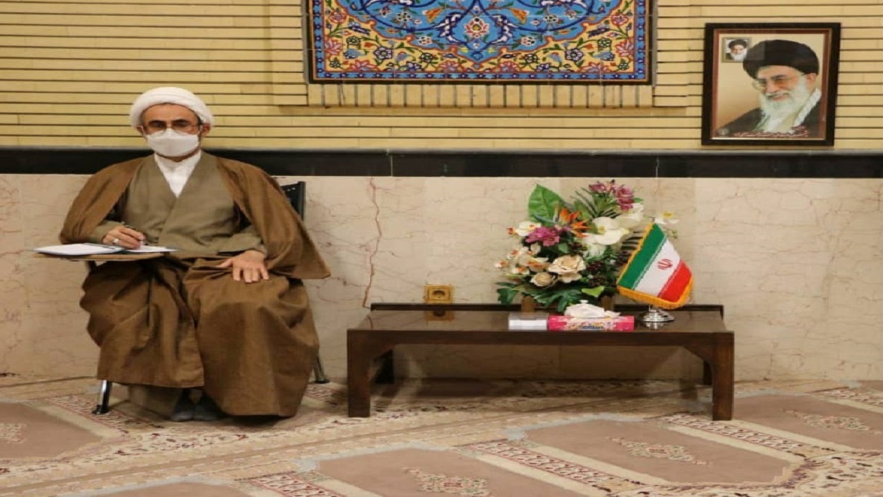 تلاش برای رفع مشکل دیگران انسان‌ها را به تعالی می‌رساند
