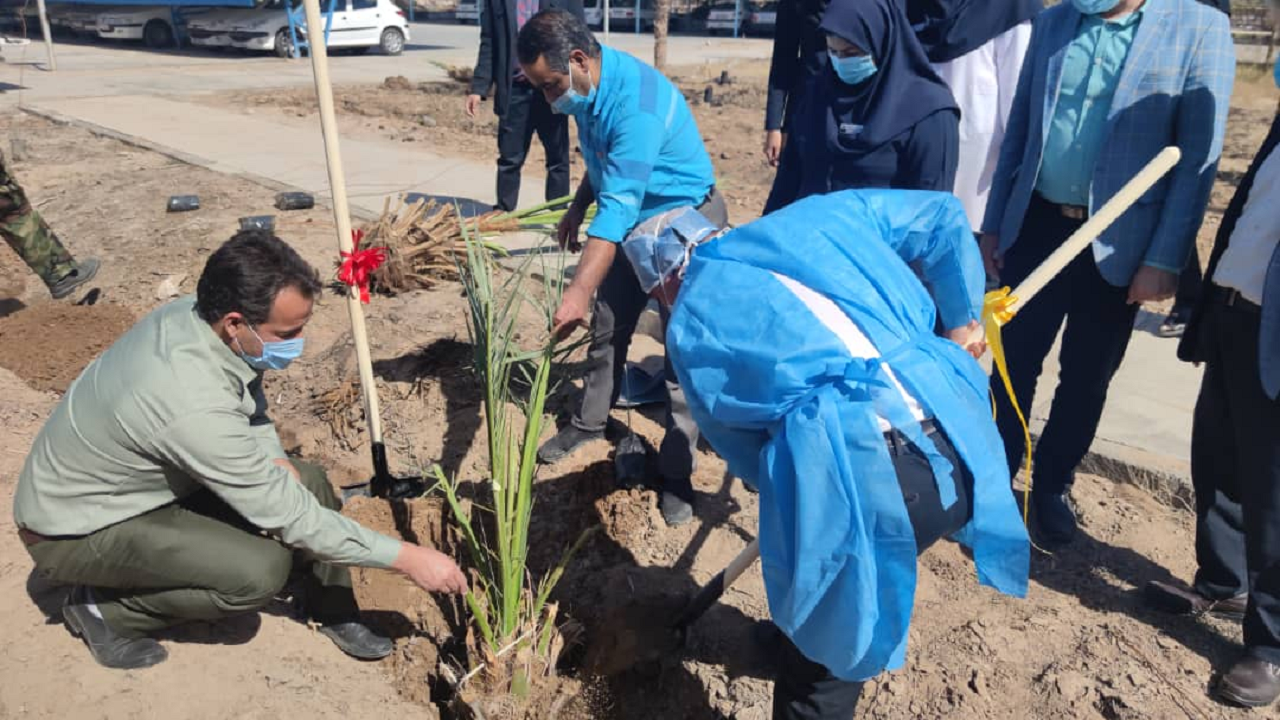 نام گذاری فضای سبز بیمارستان ولی عصر بافق به نام هر بخش بیمارستان