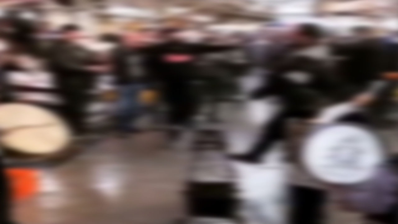 نوروزخوانی با چاشنی کرونا در بازار ماهی فریدون‌کنار + فیلم