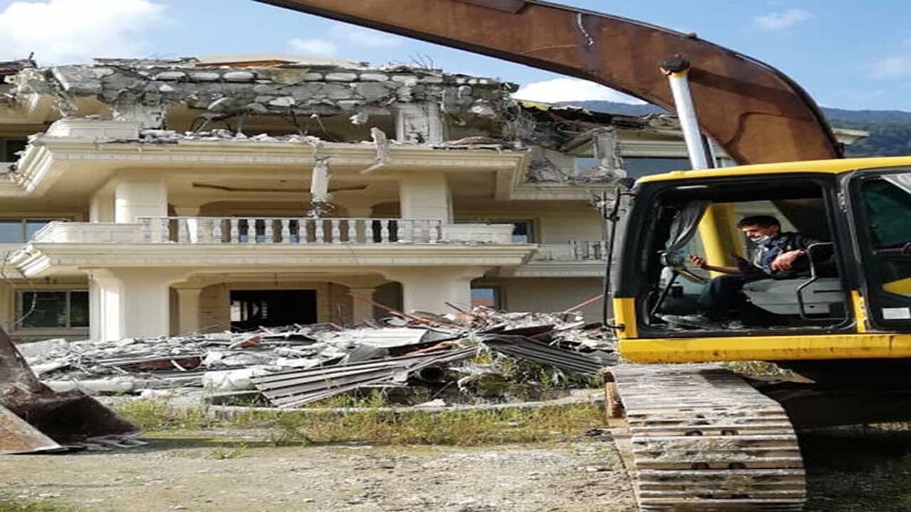 آغاز تخریب شش ساختمان غیرقانونی حسن نجفی در کلاک