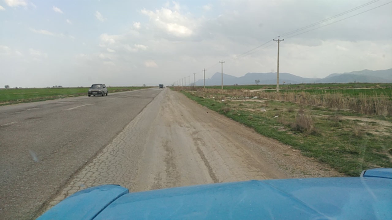 فیلمی از وضع نامناسب جاده در مرودشت به رحمت‌آباد