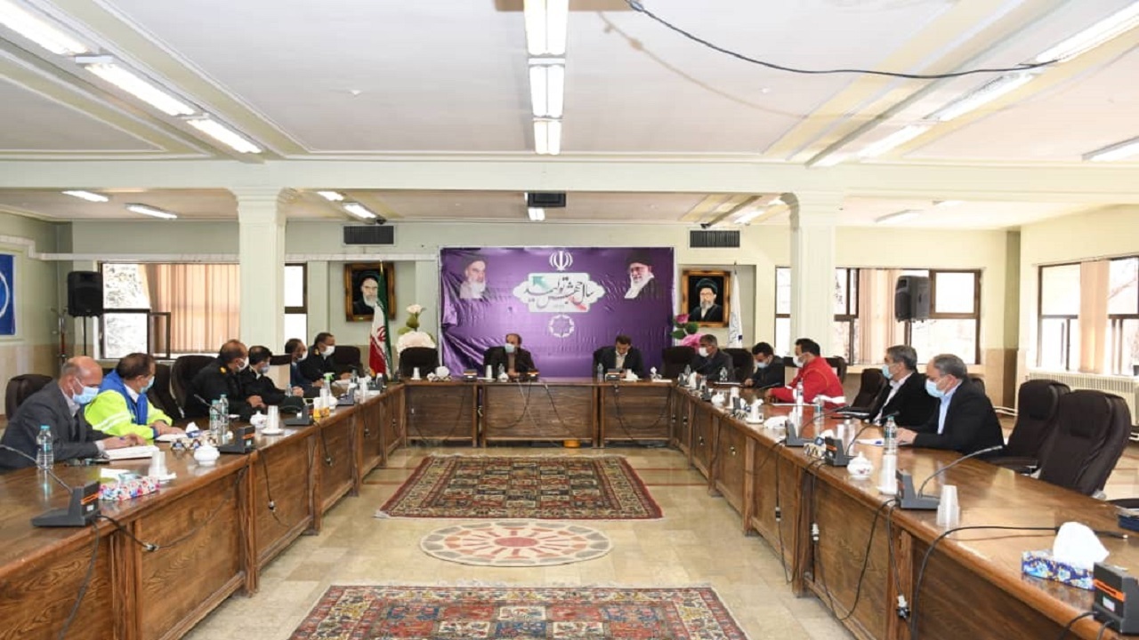 استقرار ۲۰ اکیپ آتش‌نشانی در نقاط پرتردد شهرکرد در چهارشنبه آخر سال