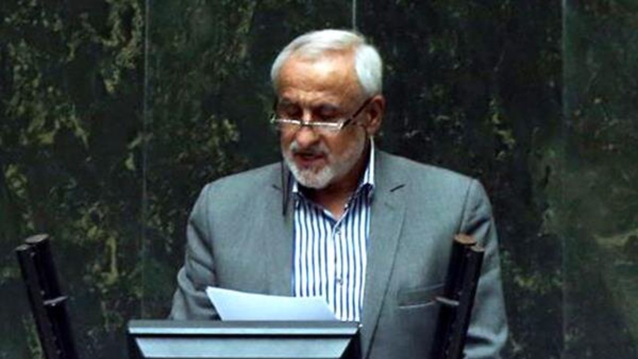 چند نفر در ستاد وزارت نیرو به اسم فعالیت در دکل‌های فشار قوی حقوق‌های ۵۰ یا ۶۰ میلیون تومانی می‌گیرند؟
