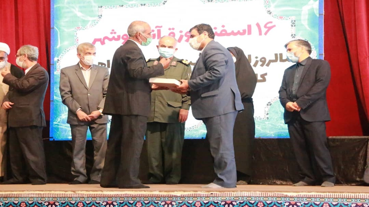 برای تربیت نسل جوان باید آنان را با اصحاب فرهنگ آشنا کرد