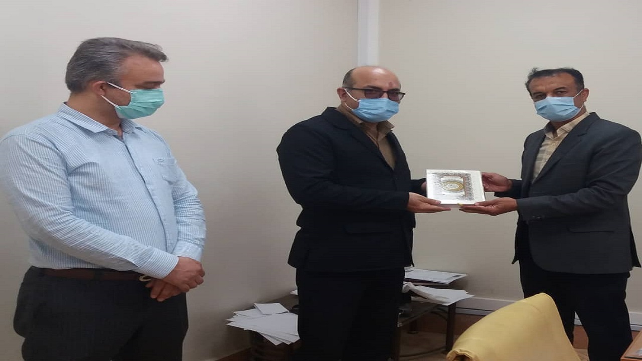 تجلیل از خدمات کتابخانه های عمومی آبادان
