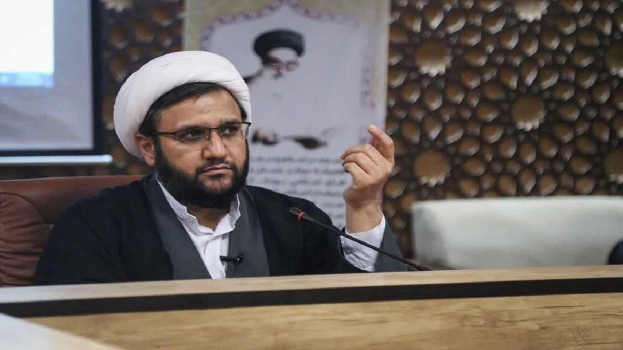 نظام آموزشی در معرفی حوزه علمیه به دانش آموزان دچار ضعف است
