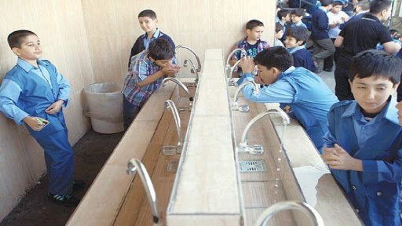آب شرب هیچ ‌مدرسه‌ای به دلیل بدهی قطع نشده است