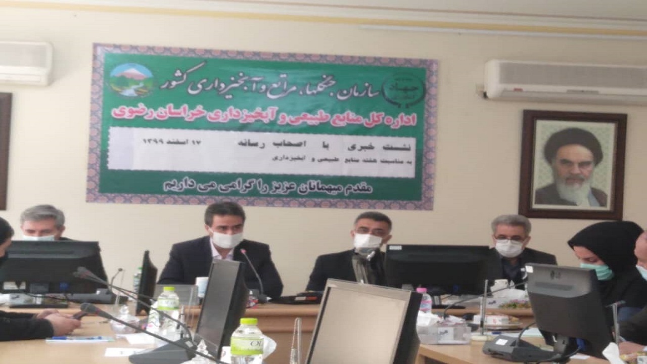 منابع طبیعی با نگاه دراز مدت در کنار مردم است