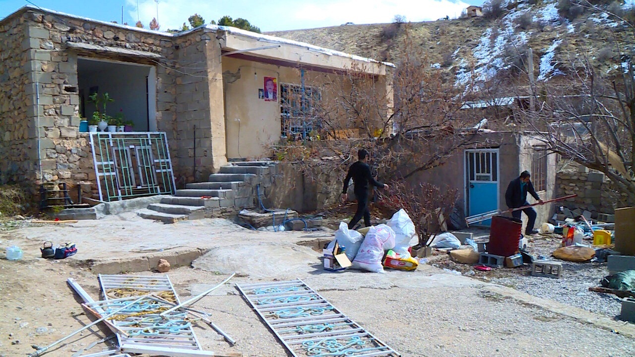 کمک رسانی به زلزله زدگان دنا بر اساس اولویت