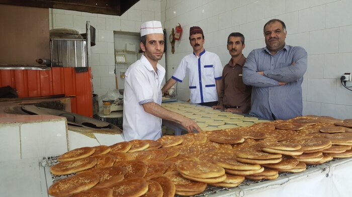 پخت کلوچه سنت دیرینه شهرستان ملایر/ سالانه ۲۵ میلیون کلوچه در ملایر تولید می&zwnj;شود