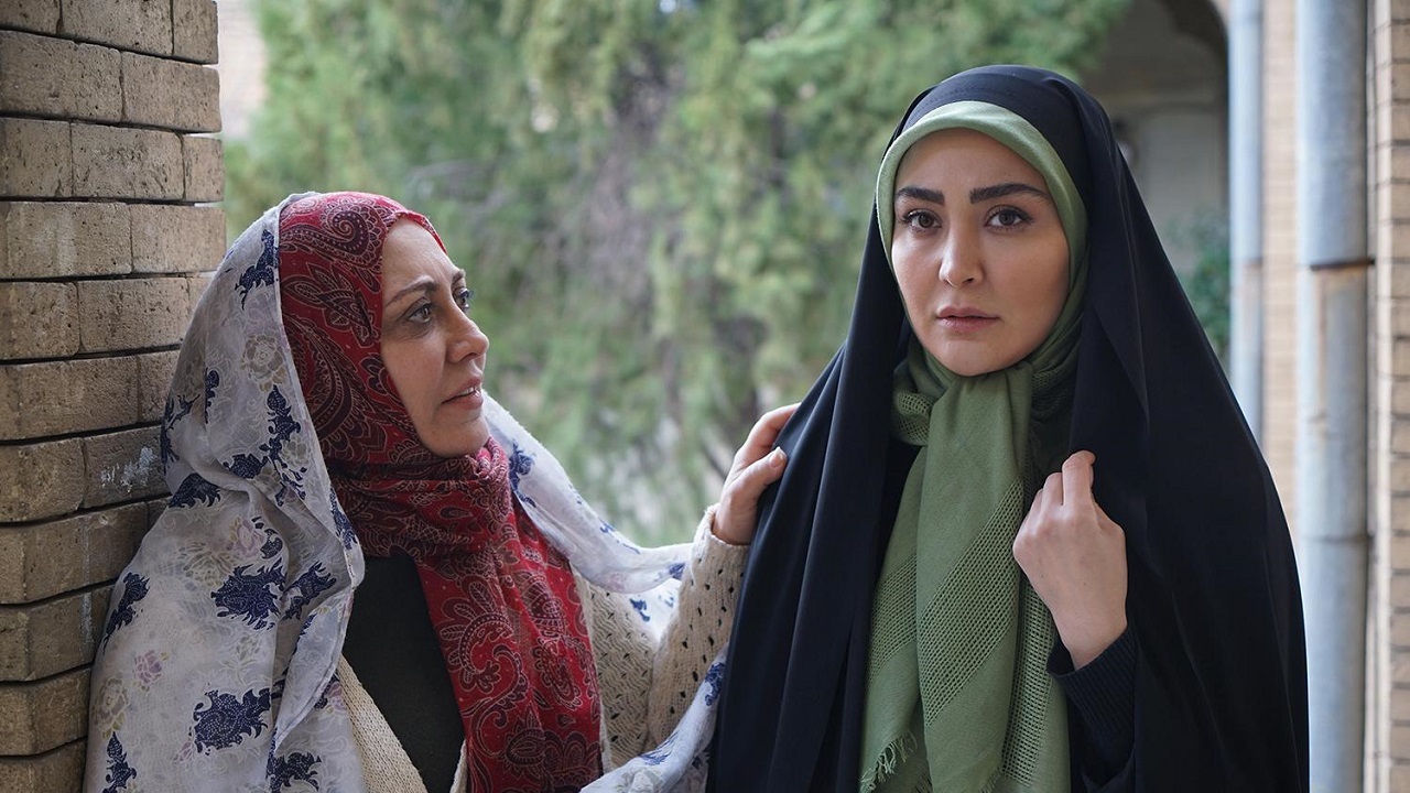 عکسی از مریم معصومی و شیرین بینا در سریال «نقش خاک»