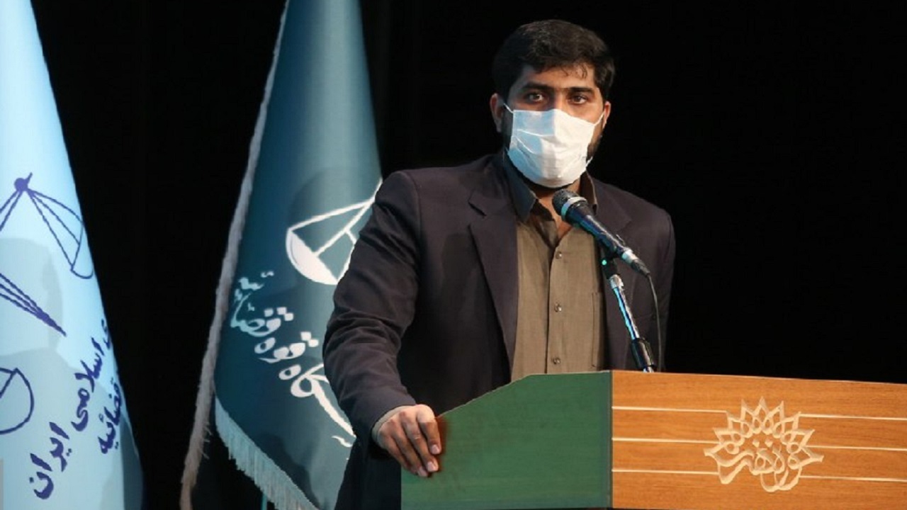 استاد دانشگاه اراک قاضی نمونه کشور شد