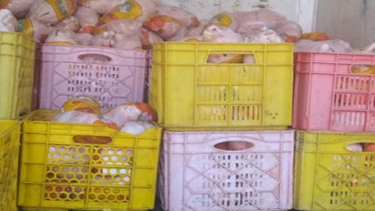 کشف ۲ تن عرضه خارج از شبکه گوشت مرغ در قم