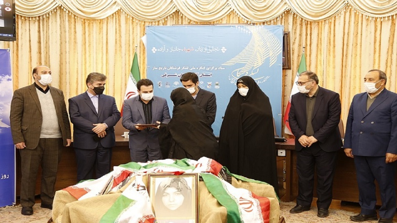 نقش زنان در شکل‌گیری تثبیت و تداوم انقلاب اسلامی