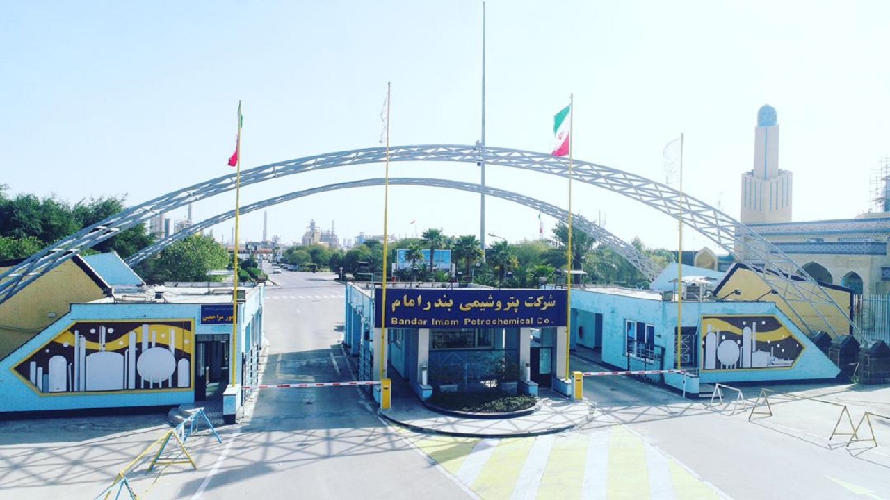 کاشت هزار اصله نهال در پتروشیمی بندرامام