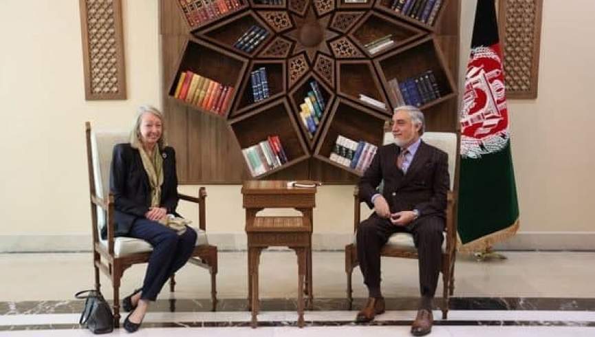 دیدار و گفتگوی سفیر بریتانیا با عبدالله درباره روند صلح افغانستان