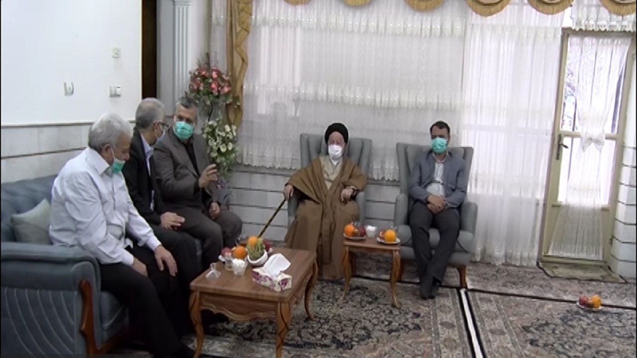 دیدار با خانواده دانشجوی شهید در سمنان