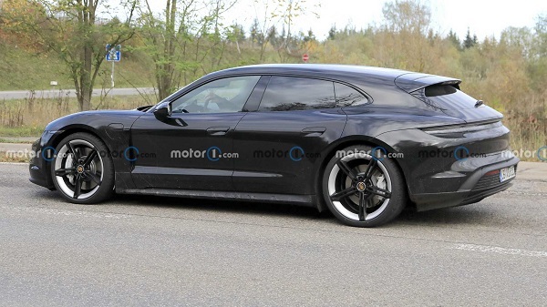 رونمایی پورشه از خودرو Porsche Taycan Cross Turismo 2022