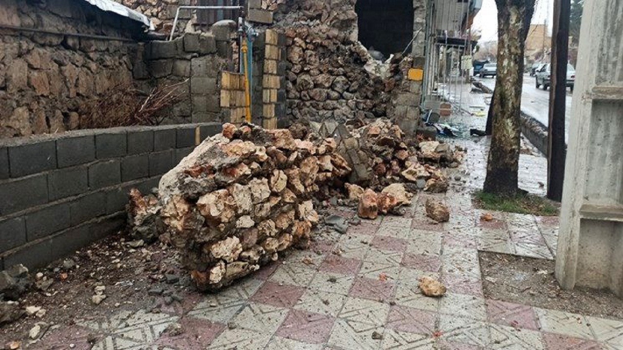 رئیس دستگاه قضا به مناطق زلزله زده سی سخت رسید