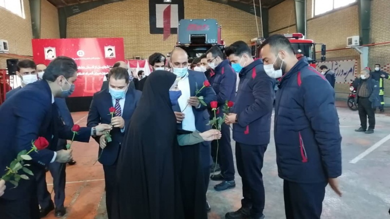 تجلیل از آتش نشانان اعزامی به حادثه برون مرزی گمرک اسلام قلعه