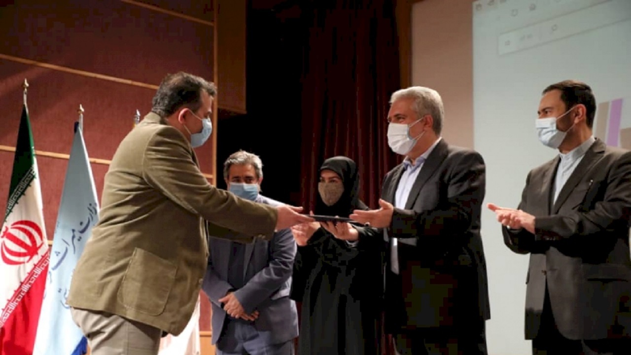 اختتامیه پنجمین جشنواره فجر صنایع‌دستی و هنرهای سنتی برگزار شد