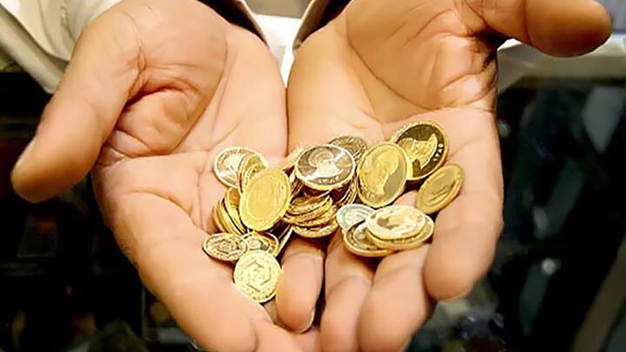 مردی که ۱۰ سال پس از مرگ همسرش همچنان مهریه پرداخت می‌کند + فیلم