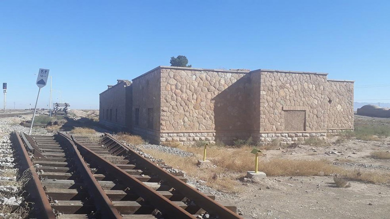 آغاز مرمت بنای تاریخی ایستگاه راه‌آهن جاجرم