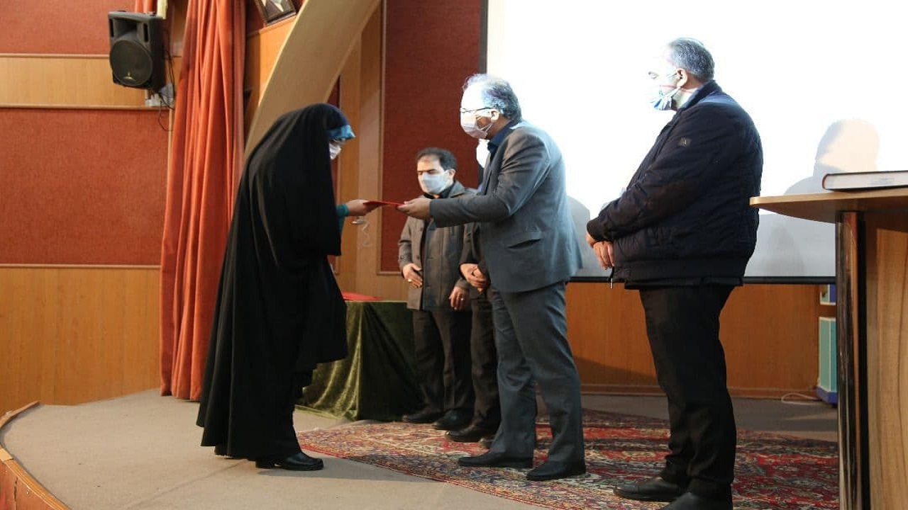 تجلیل از برگزیدگان جشنواره انقلاب اسلامی در آئینه قرآن و عترت