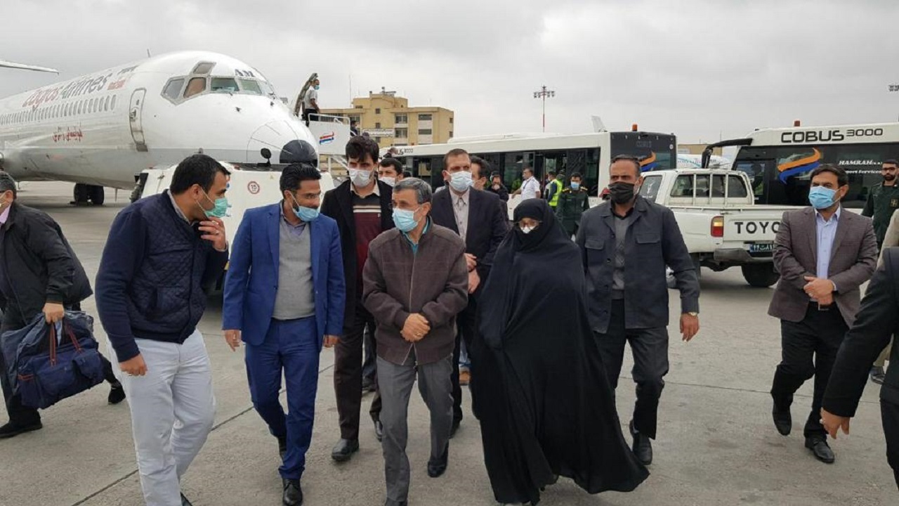 احمدی نژاد وارد مشهد شد