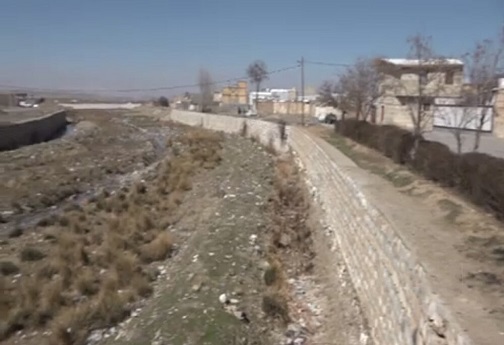 رودخانه الیگودرز در میان گل و لای بی توجهی مسئولان رودخانه الیگودرز در میان گل و لای بی توجهی مسئولان