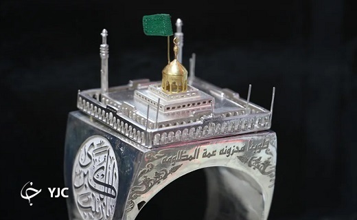 اثری معنوی از هنرمند قمی /ساخت ماکت حرم حضرت زینب (س) بر روی انگشتری