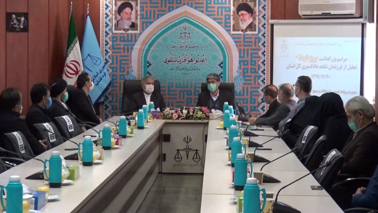 فرزندان و خانواده شهدا ادامه دهندگان و رهروان راه شهیدان هستند