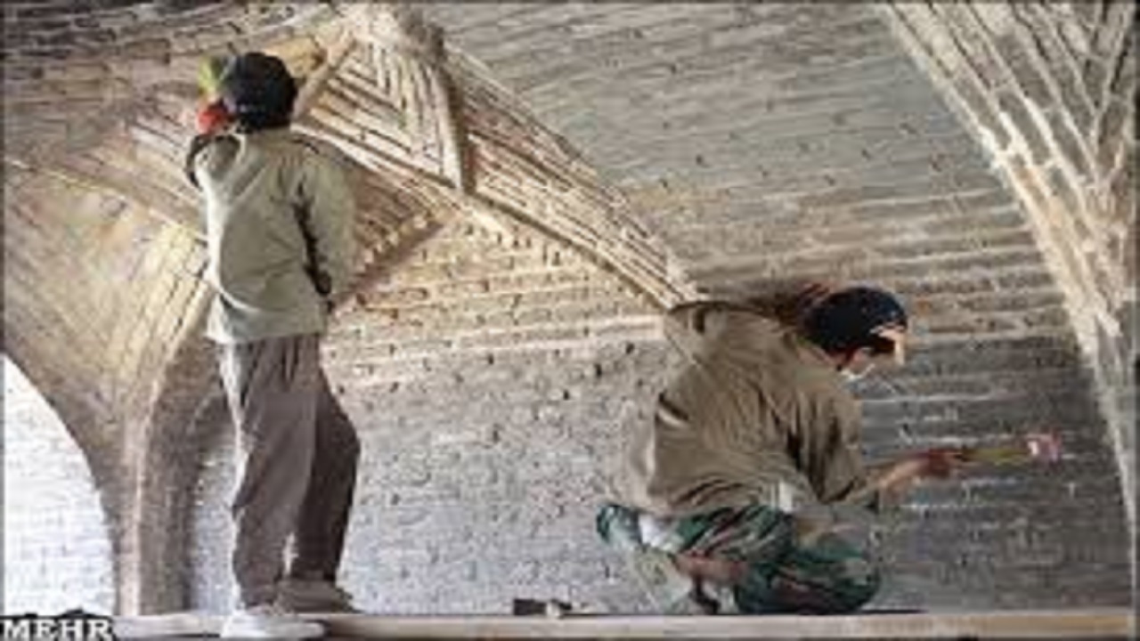 پنج کارگاه مرمتی در سراوان فعال شده است