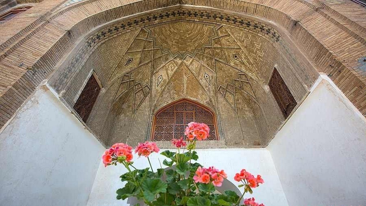 مدرسه عباسقلی خان، شاهکار معماری دوران صفوی+ تصاویر