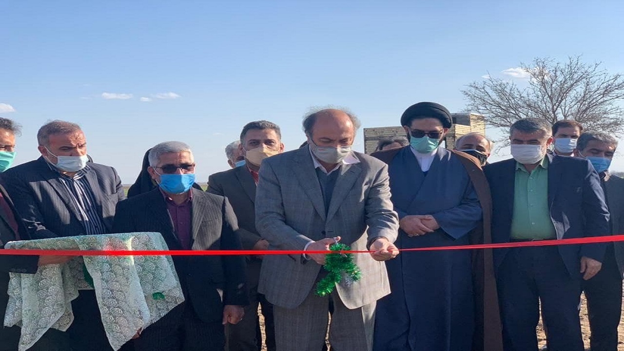 افتتاح دو نیروگاه خورشیدی در امامزادگان آبیک و البرز