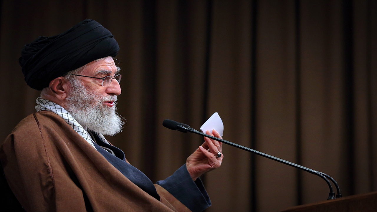 فیلم کامل سخنرانی رهبر انقلاب به مناسبت مبعث رسول اکرم (ص)