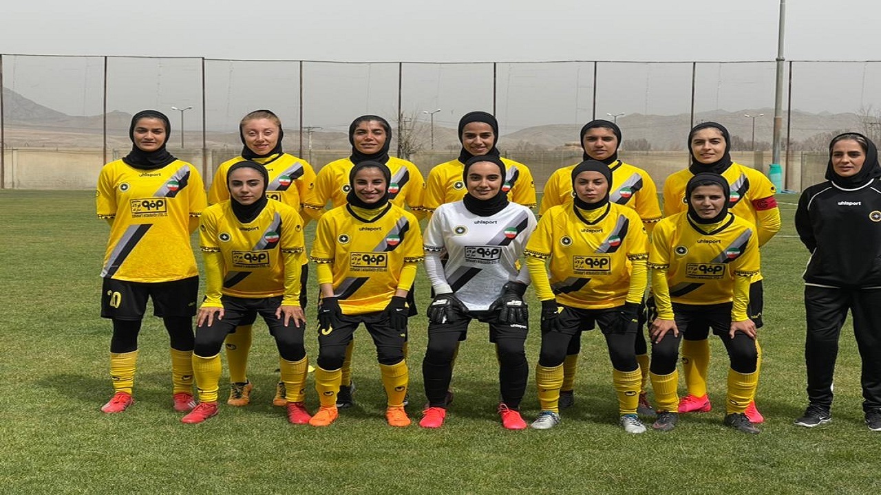 طوفان زرد بم را لرزاند