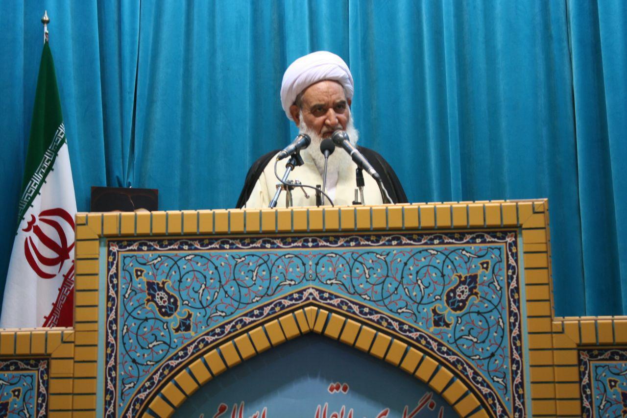 باید فرهنگ ایثار و شهادت را به خوبی به آیندگان منتقل کنیم