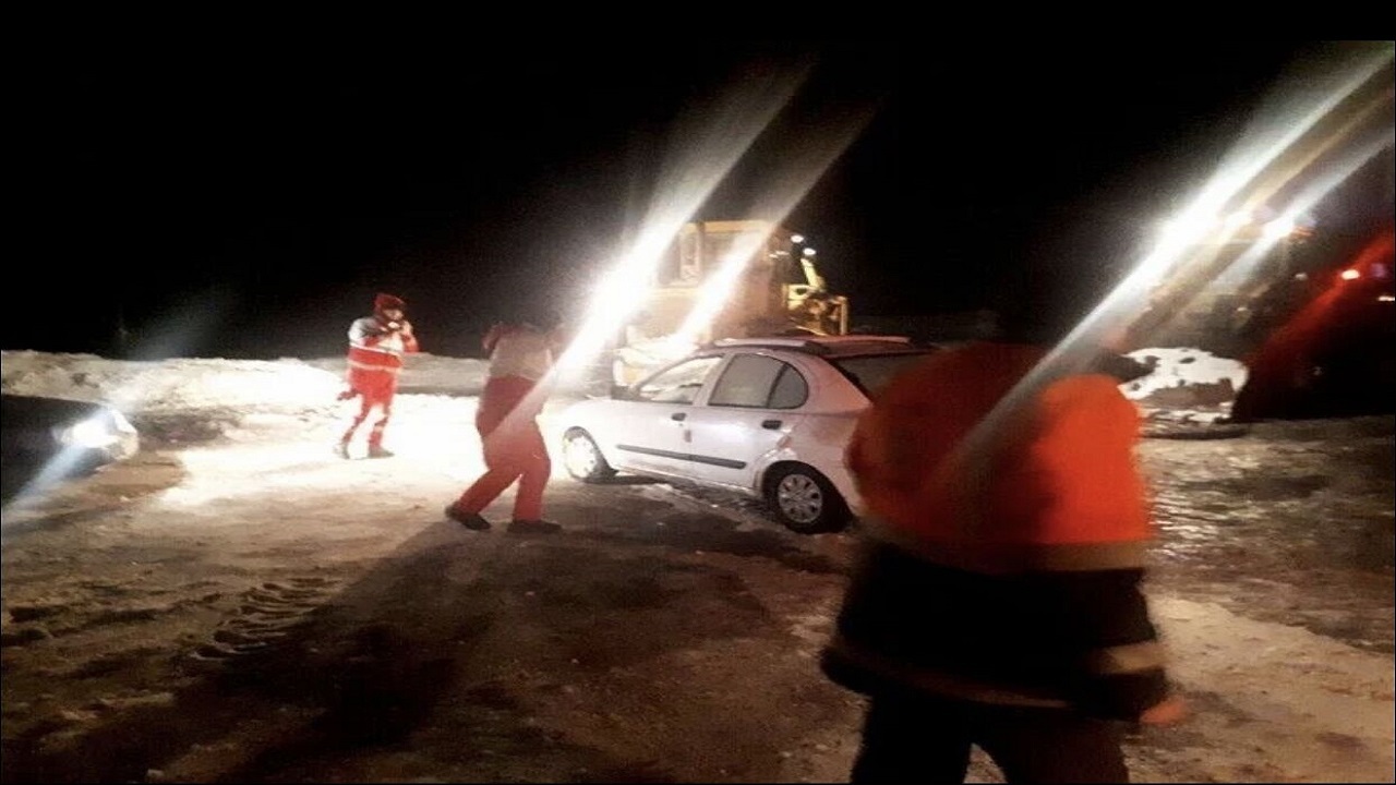 نجات جان ۱۳حادثه دیده در دریاچه حوض سلطان قم