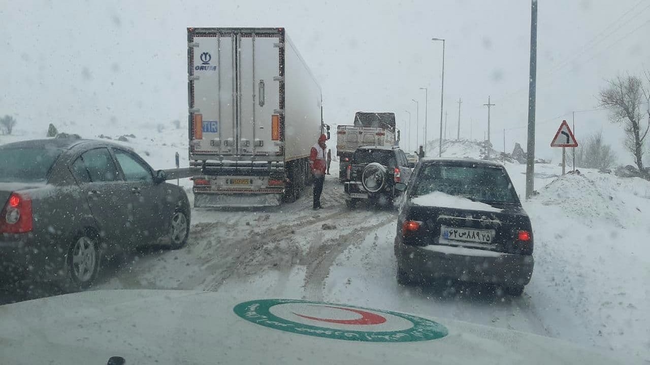 امدادرسانی به ۴۹۲ نفر در برف و کولاک/ اسکان اضطراری ۲۰ نفر در اردبیل