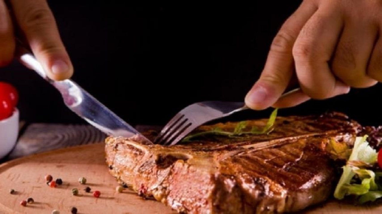 خوردن بیش از ۳ بار گوشت و مرغ در هفته چه خطراتی دارد؟