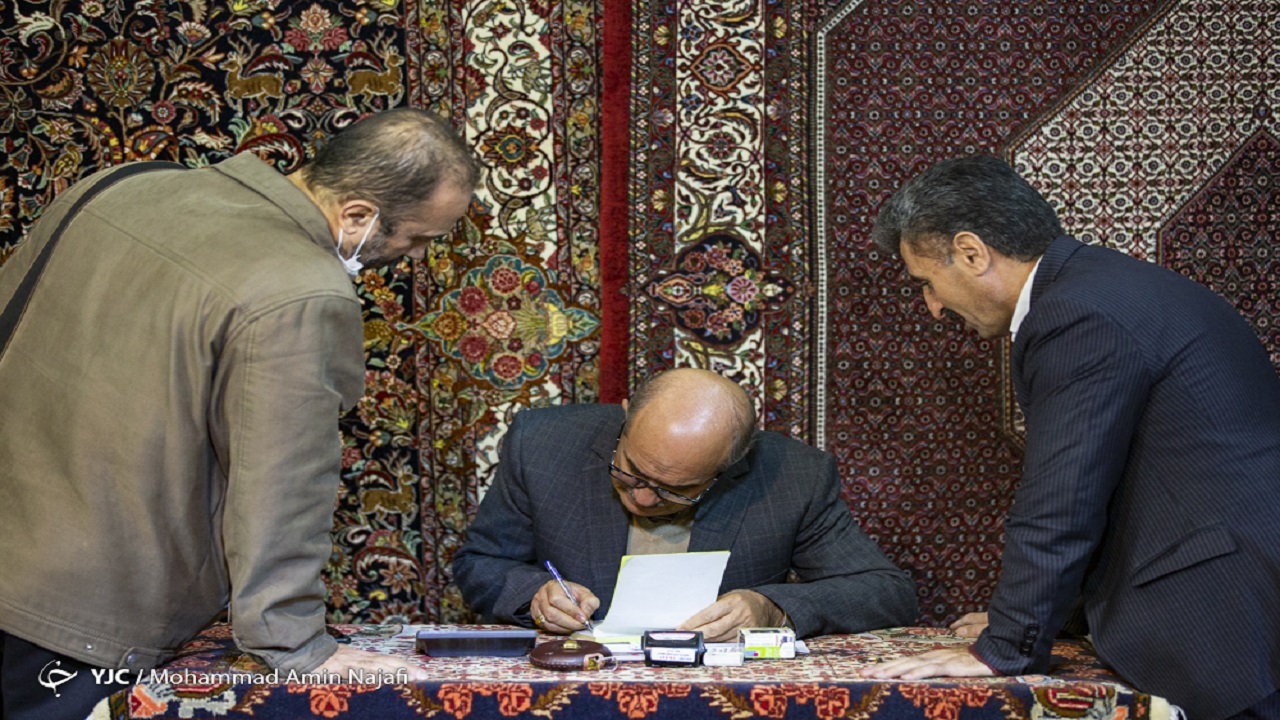 خریداران فرش دستباف ۵۰ میلیون تومان وام می‌گیرند/ آغاز فروش اقساطی فرش دستباف از ابتدای ۱۴۰۰