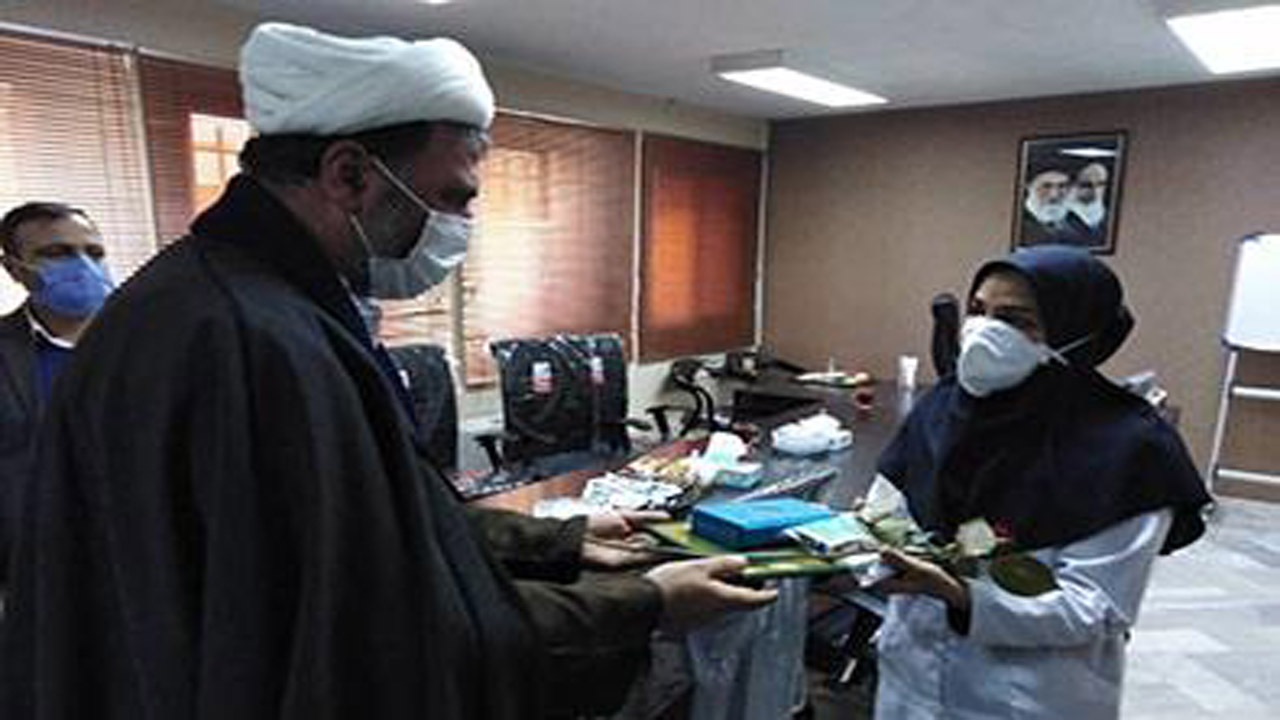 اوقاف از ۴۵۰ کادر درمانی خراسان شمالی تجلیل کرد