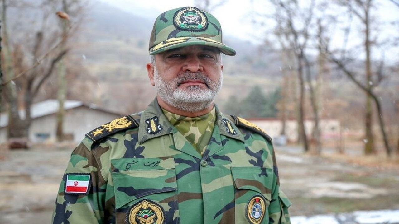 طبق قانون اساسی جوانان ذکور کشور باید خدمت سربازی را بگذرانند